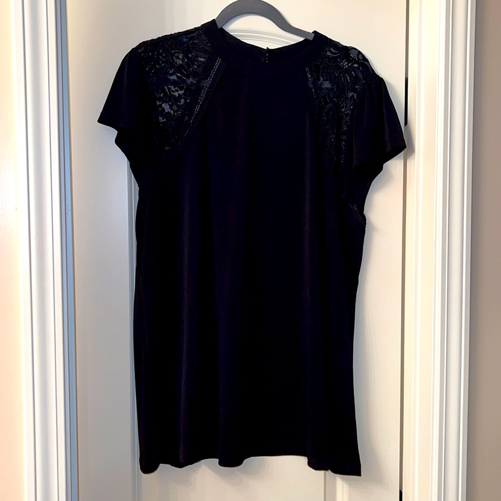 Delicate cap sleeve dress shirt